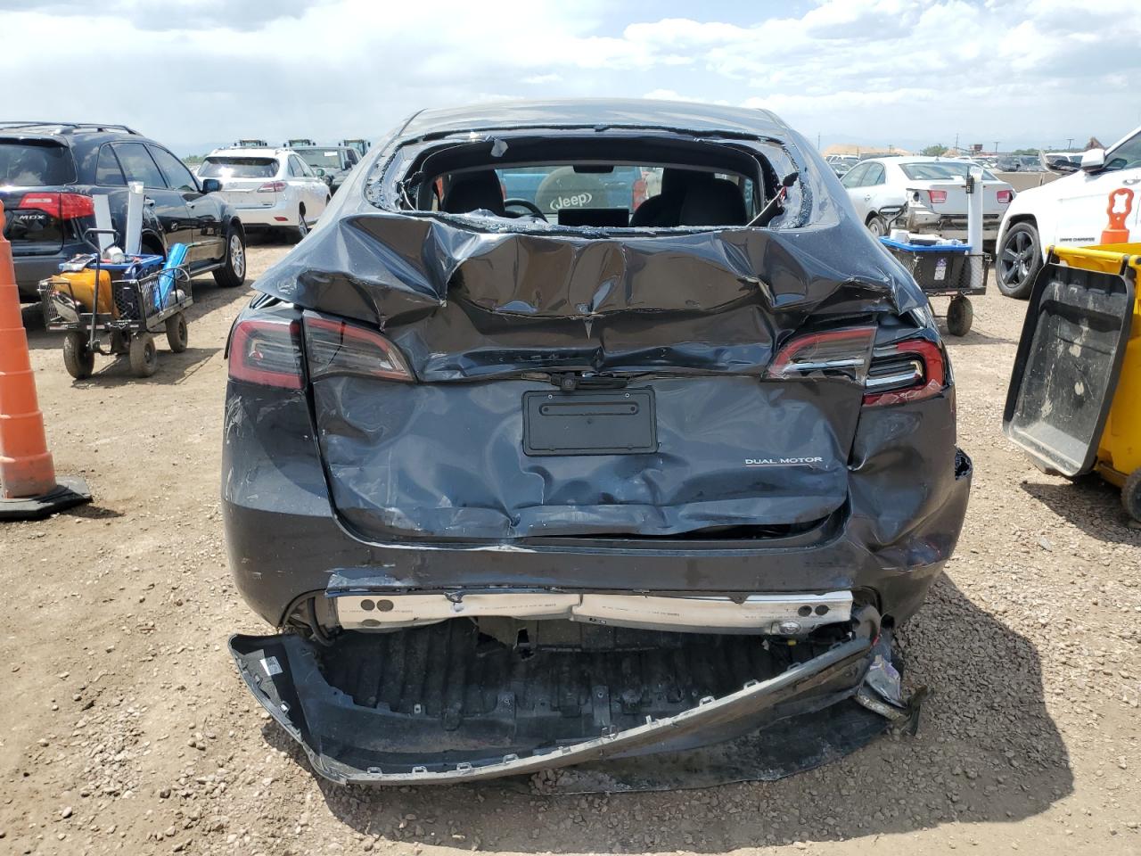 2025 Tesla Model Y VIN: 7SAYGDEF2SF300326 Lot: 63039455