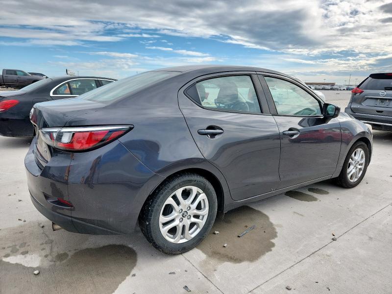  TOYOTA YARIS 2017 Szary
