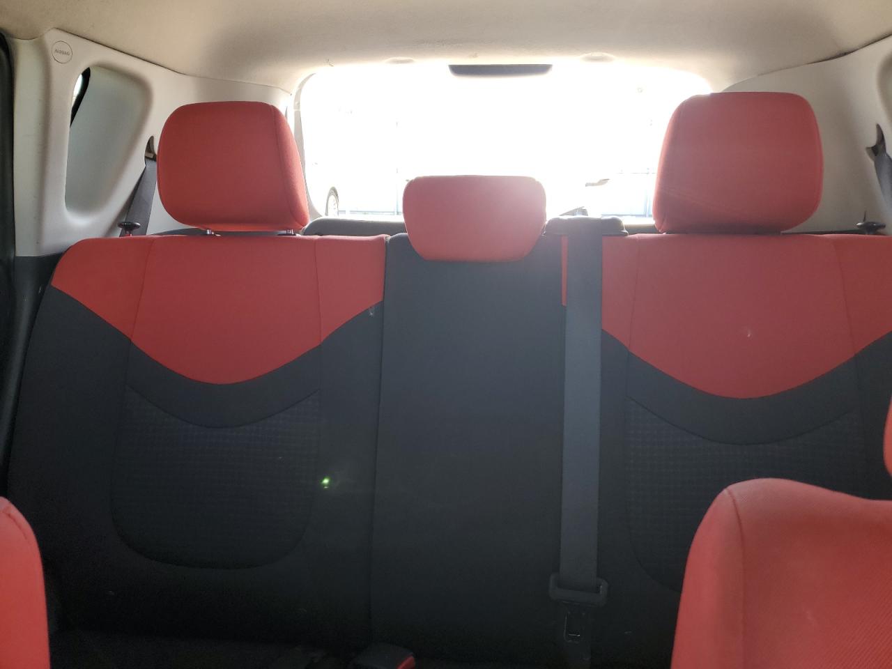 2011 Kia Soul + VIN: KNDJT2A20B7709240 Lot: 61619075