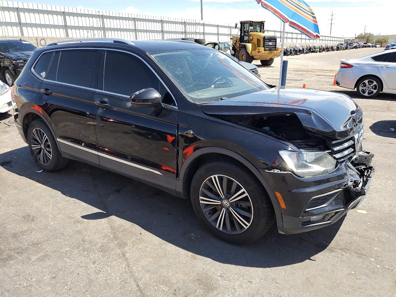 VOLKSWAGEN TIGUAN 2018 VIN 3VV3B7AX3JM005057 photo 4