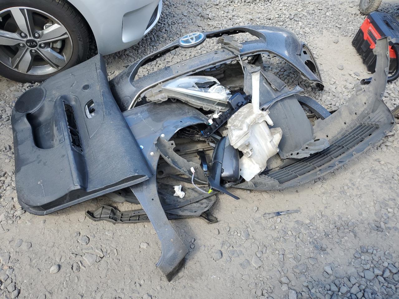 2018 Toyota Prius C VIN: JTDKDTB39J1604972 Lot: 61469035