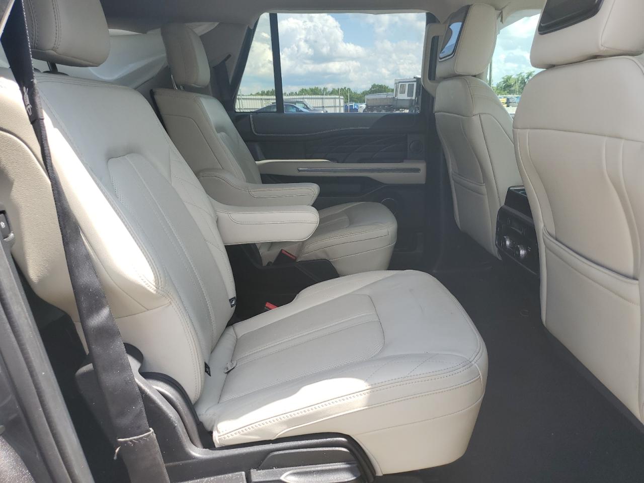 2019 Ford Expedition Max Platinum VIN: 1FMJK1MTXKEA54982 Lot: 61380645