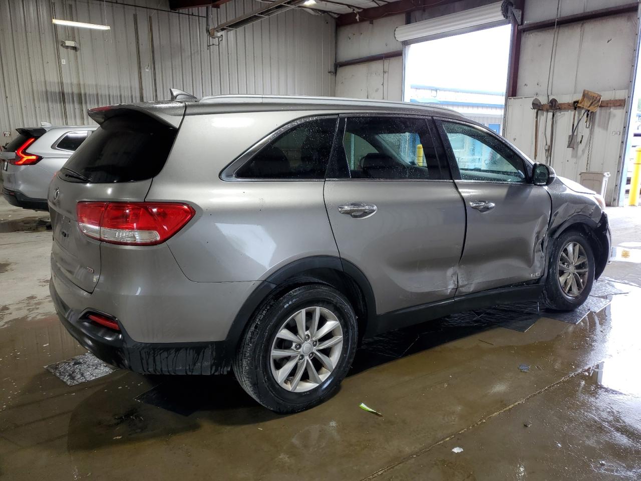 KIA SORENTO 2018 VIN 5XYPGDA31JG376700 фото 3