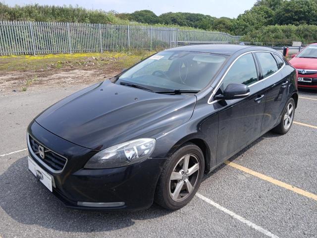 VOLVO V40 SE D2 2013