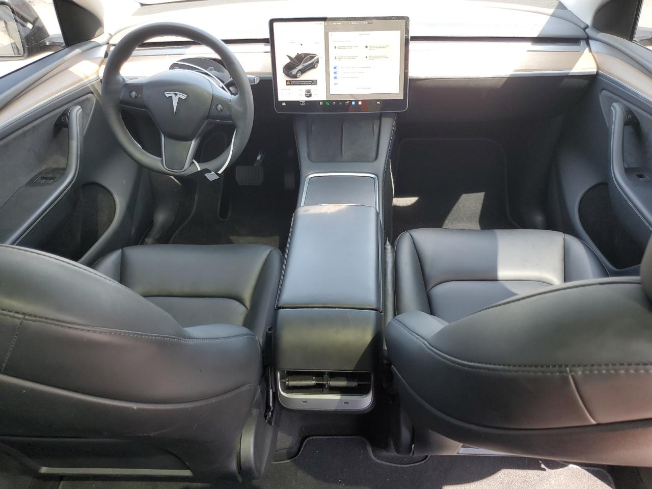 2024 Tesla Model Y VIN: 7SAYGDEE7RA228327 Lot: 60875175