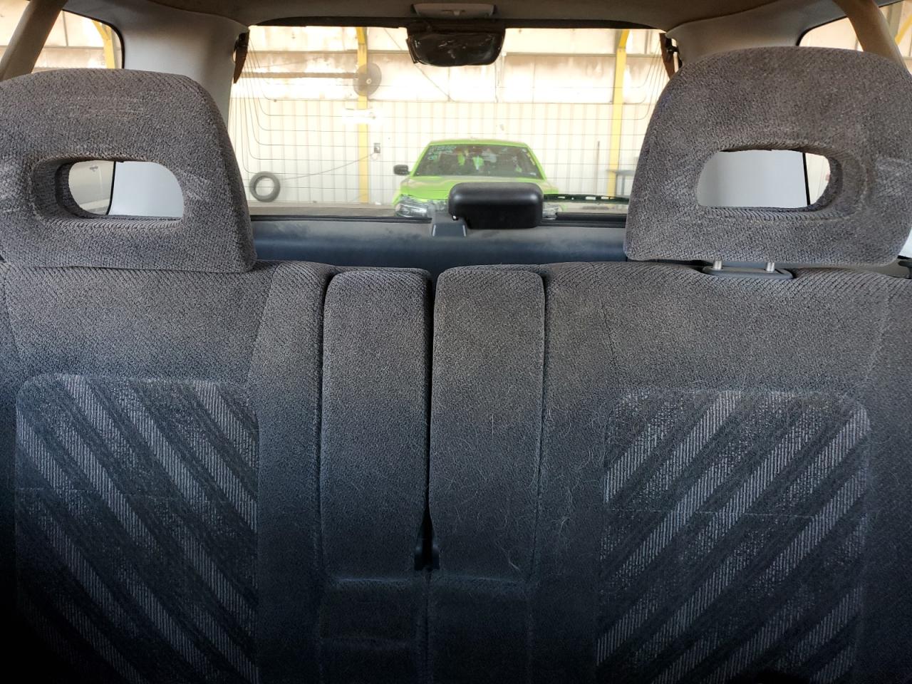 2000 Honda Cr-V Lx VIN: JHLRD2845YC002693 Lot: 62133335
