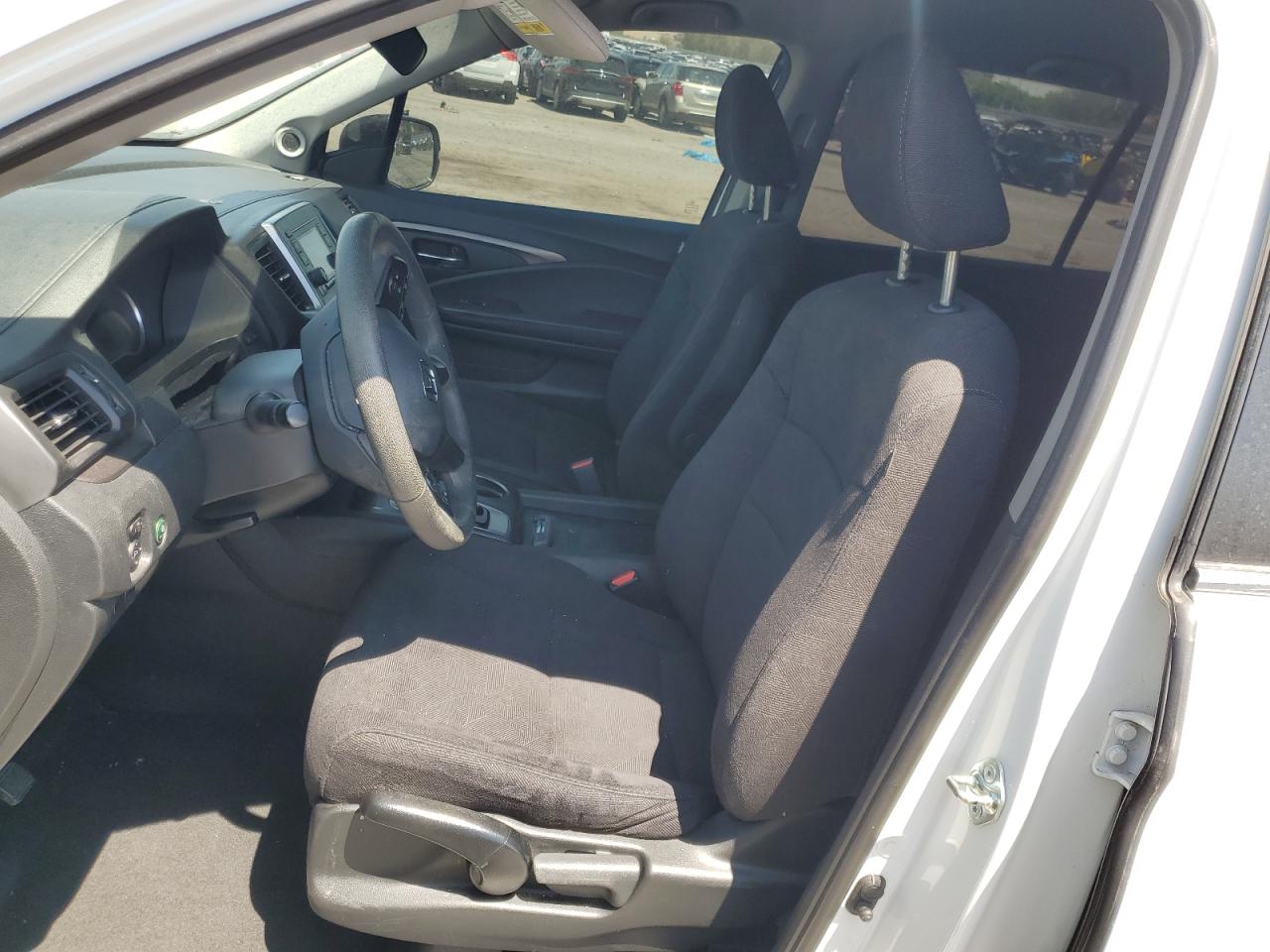 2020 Honda Pilot Lx VIN: 5FNYF5H15LB015143 Lot: 60089265