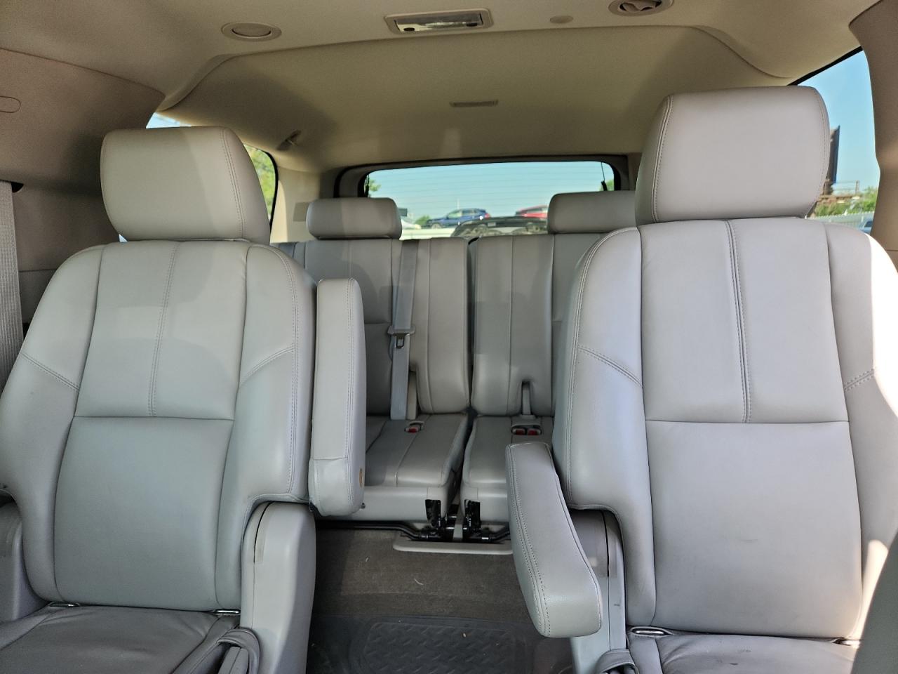 2011 GMC Yukon Xl K1500 Slt VIN: 1GKS2KE38BR401381 Lot: 62092735