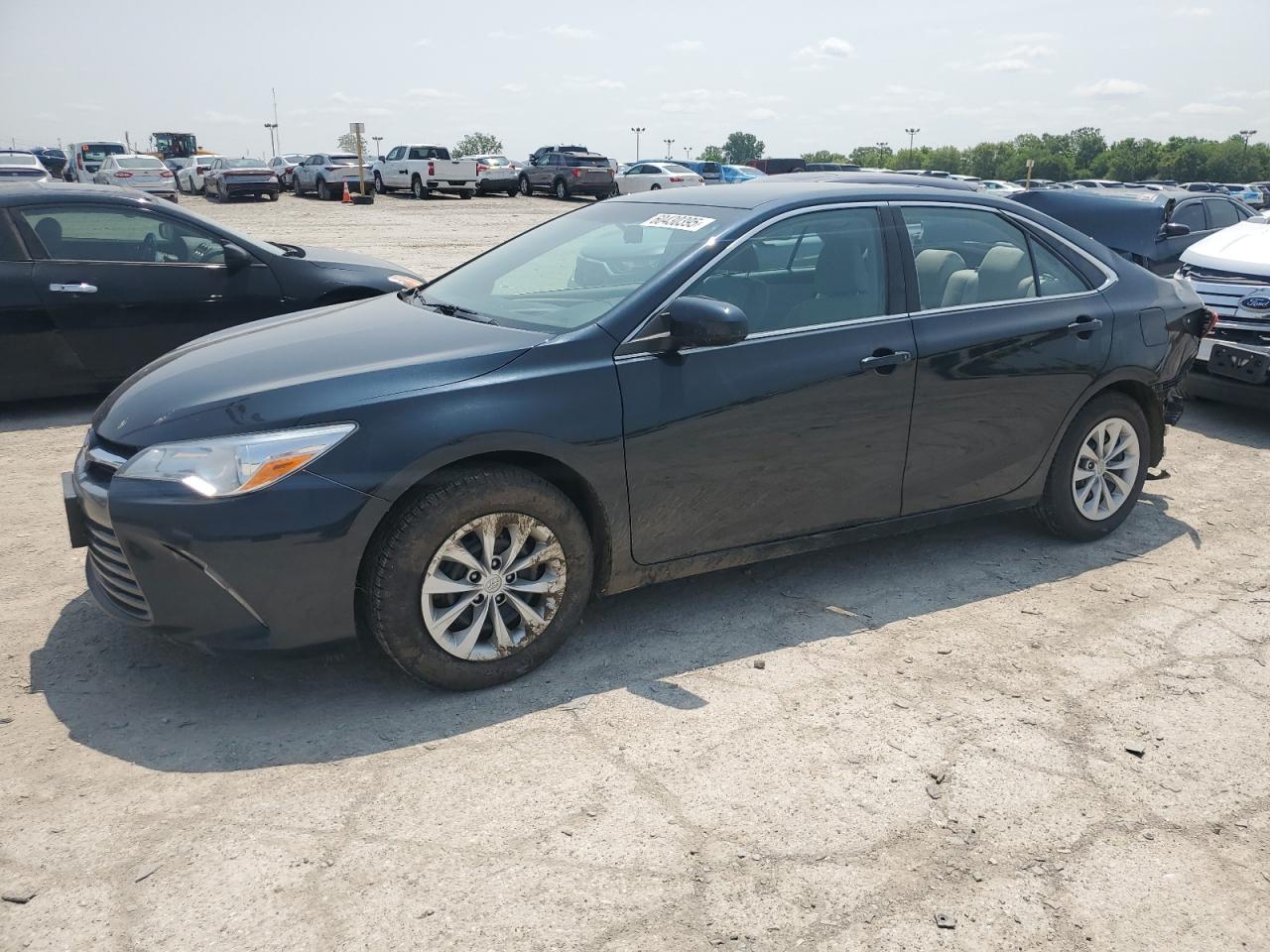 2015 Toyota Camry Le на продаже в Indianapolis, IN - Rear End