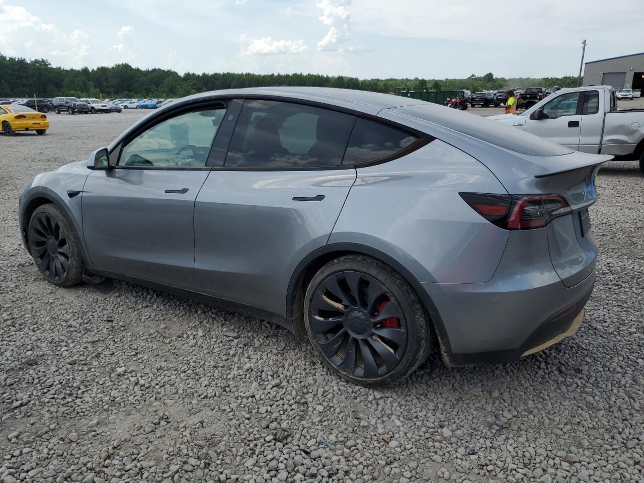 TESLA MODEL Y 2024 VIN 7SAYGDEF0RA293044 фото 2