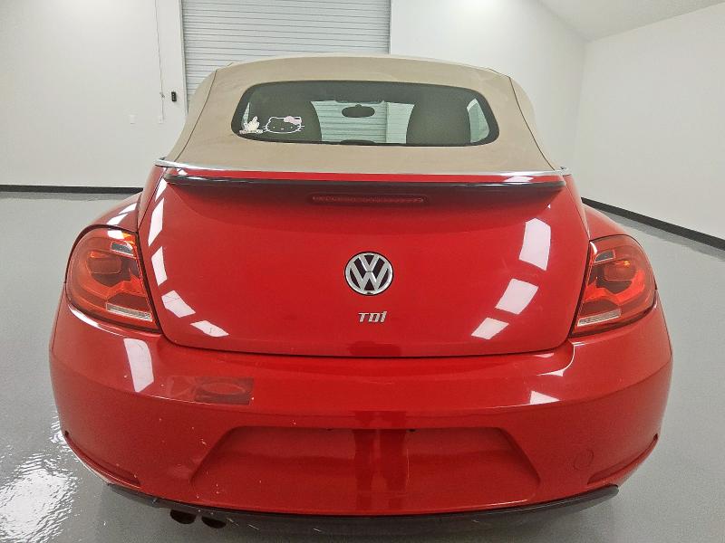  VOLKSWAGEN BEETLE 2013 Czerwony