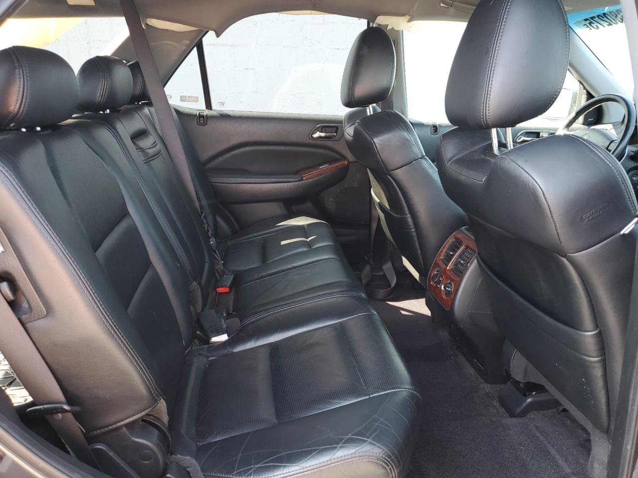 2005 Acura Mdx Touring VIN: 2HNYD18895H513218 Lot: 61080275