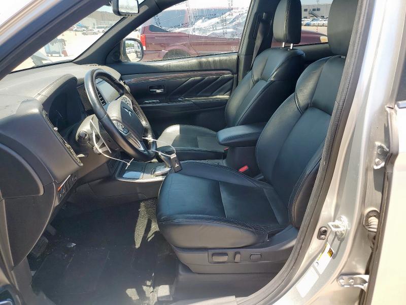  MITSUBISHI OUTLANDER 2022 Srebrny