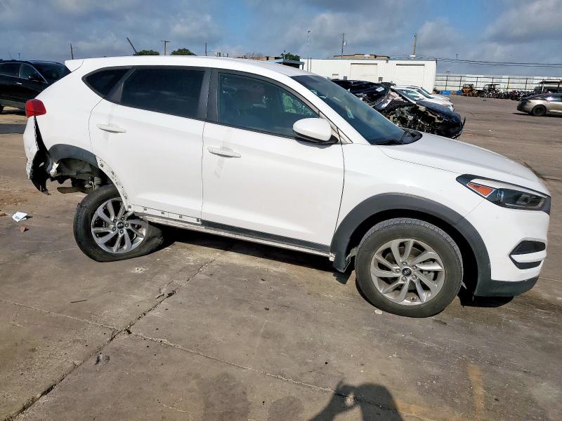  HYUNDAI TUCSON 2016 Белы