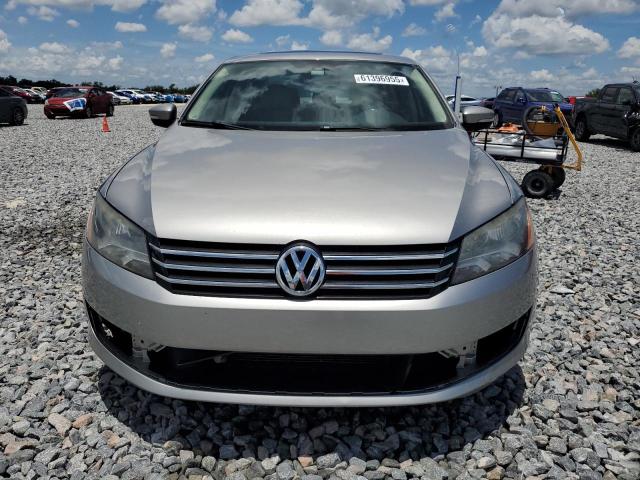 Sedans VOLKSWAGEN PASSAT 2014 Silver