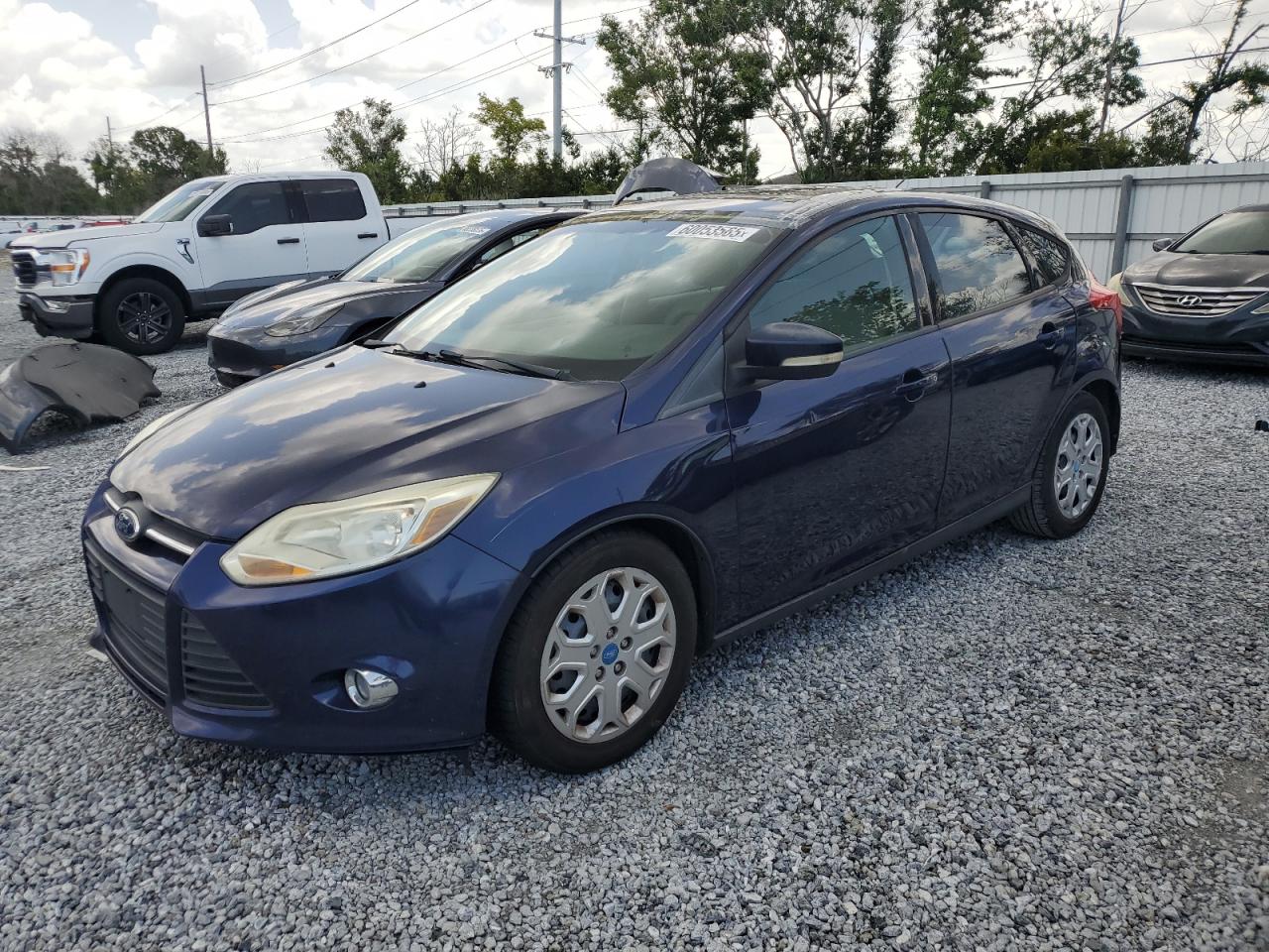 2012 Ford Focus Se for Sale in Riverview, FL - Minor Dent/Scratches