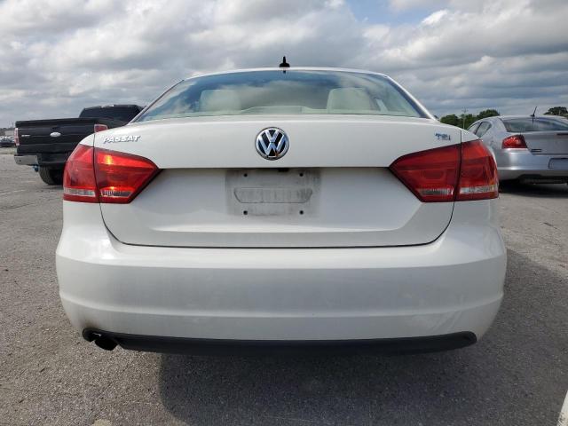 Sedans VOLKSWAGEN PASSAT 2015 White