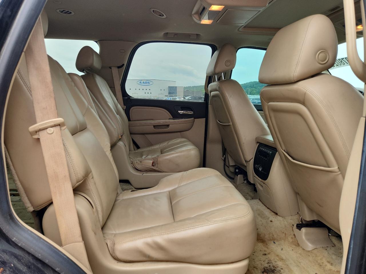 2008 GMC Yukon Denali VIN: 1GKFK638X8J131052 Lot: 59878025