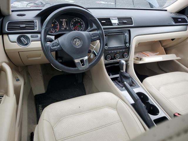 Sedans VOLKSWAGEN PASSAT 2014 Blue