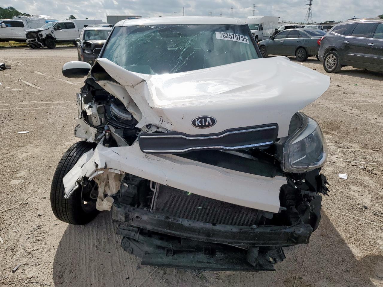 KIA SOUL 2017 VIN KNDJN2A20H7476172 photo 5