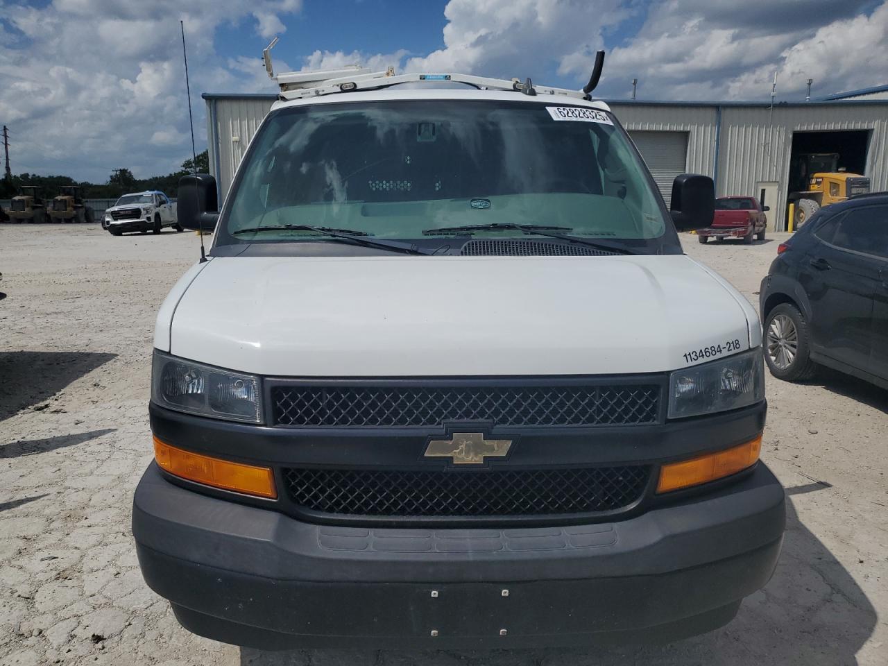 CHEVROLET EXPRESS 2018 VIN 1GCWGAFP8J1180209 zdjęcie 5
