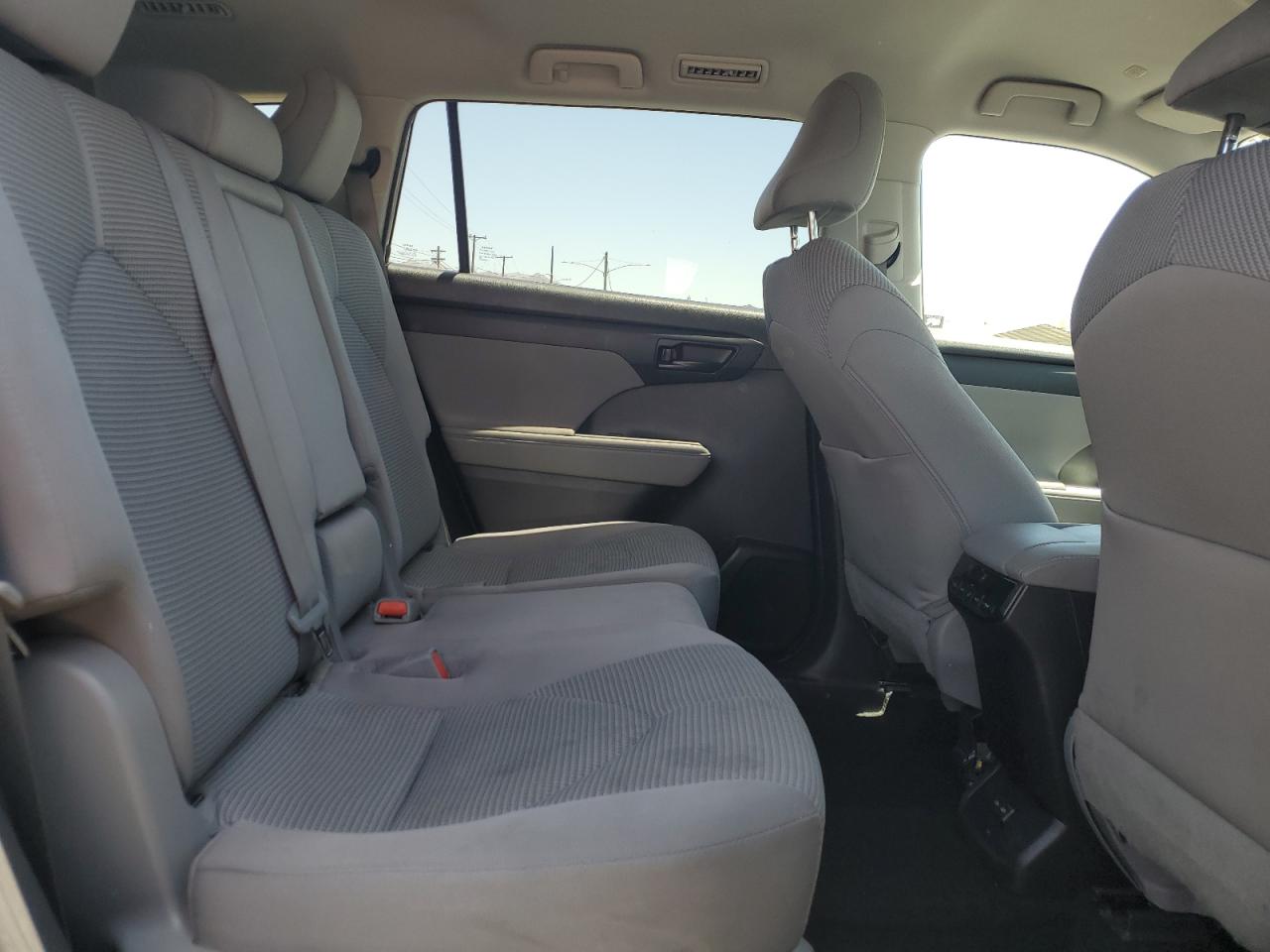 2022 Toyota Highlander L VIN: 5TDZZRAH0NS559803 Lot: 61270495