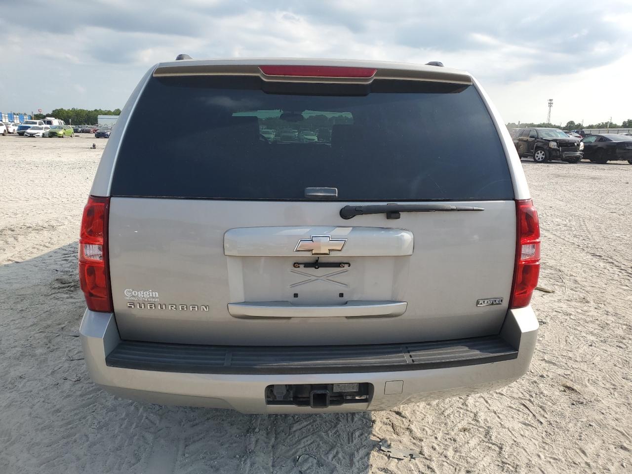 2008 Chevrolet Suburban C1500 Ls VIN: 1GNFC16018J196185 Lot: 60878145