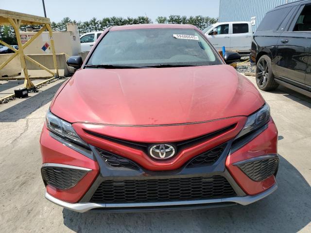 TOYOTA CAMRY 2022 Czerwony