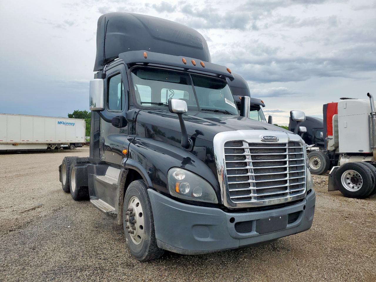 2017 Freightliner Cascadia 125 Semi Truck for Sale in Wilmer, TX - Normal Wear