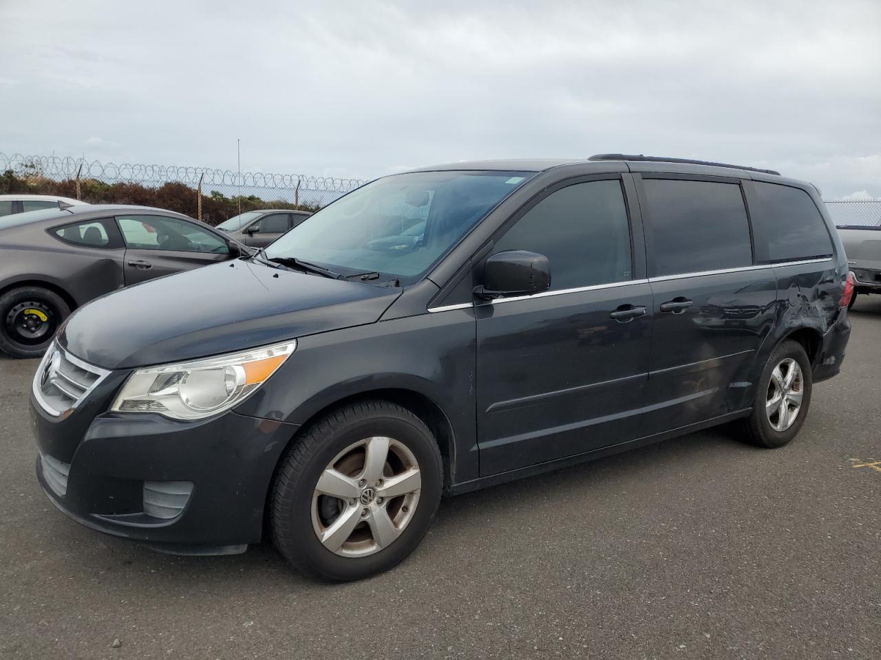 2011 Volkswagen Routan Se იყიდება Kapolei-ში, HI - Rear End