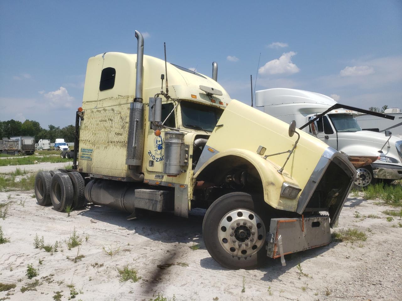FREIGHTLINER ALL OTHER 2001 VIN 1FUPCDZB11LH10036
