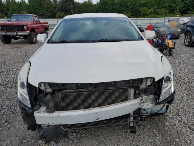 Sedans CADILLAC XTS 2013 White