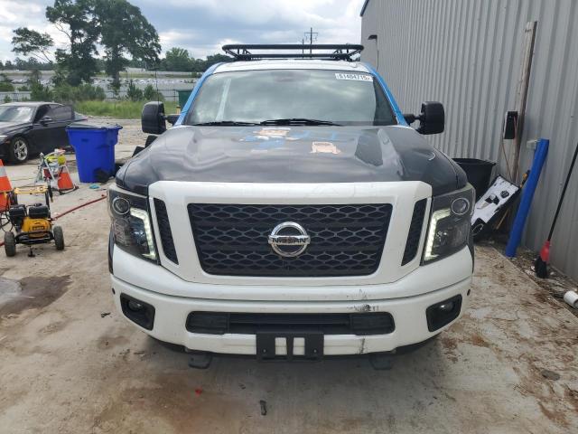  NISSAN TITAN 2018 Два тона