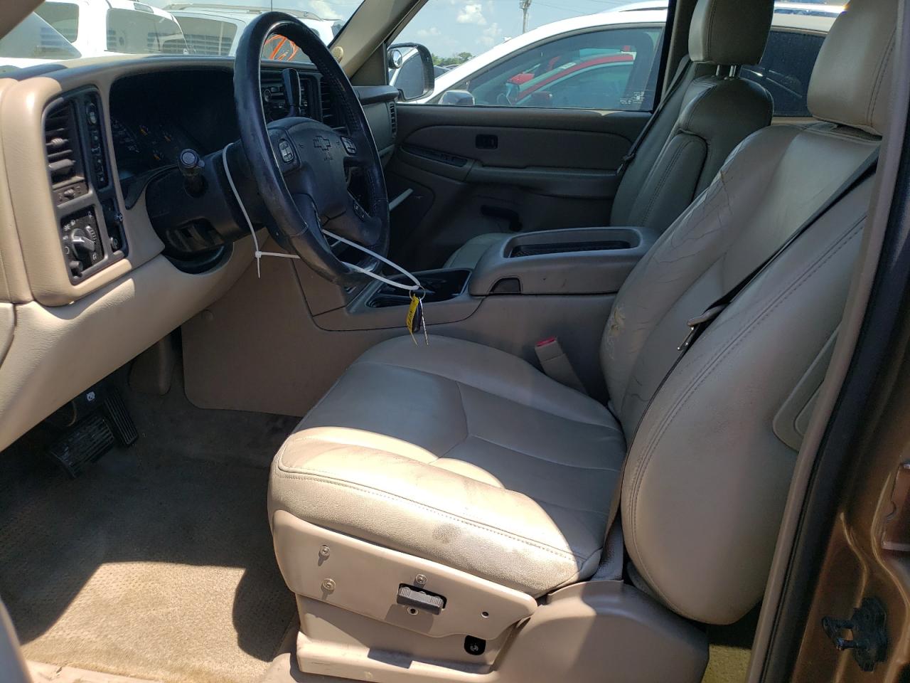 2004 Chevrolet Tahoe K1500 VIN: 1GNEK13Z24R105499 Lot: 62035155