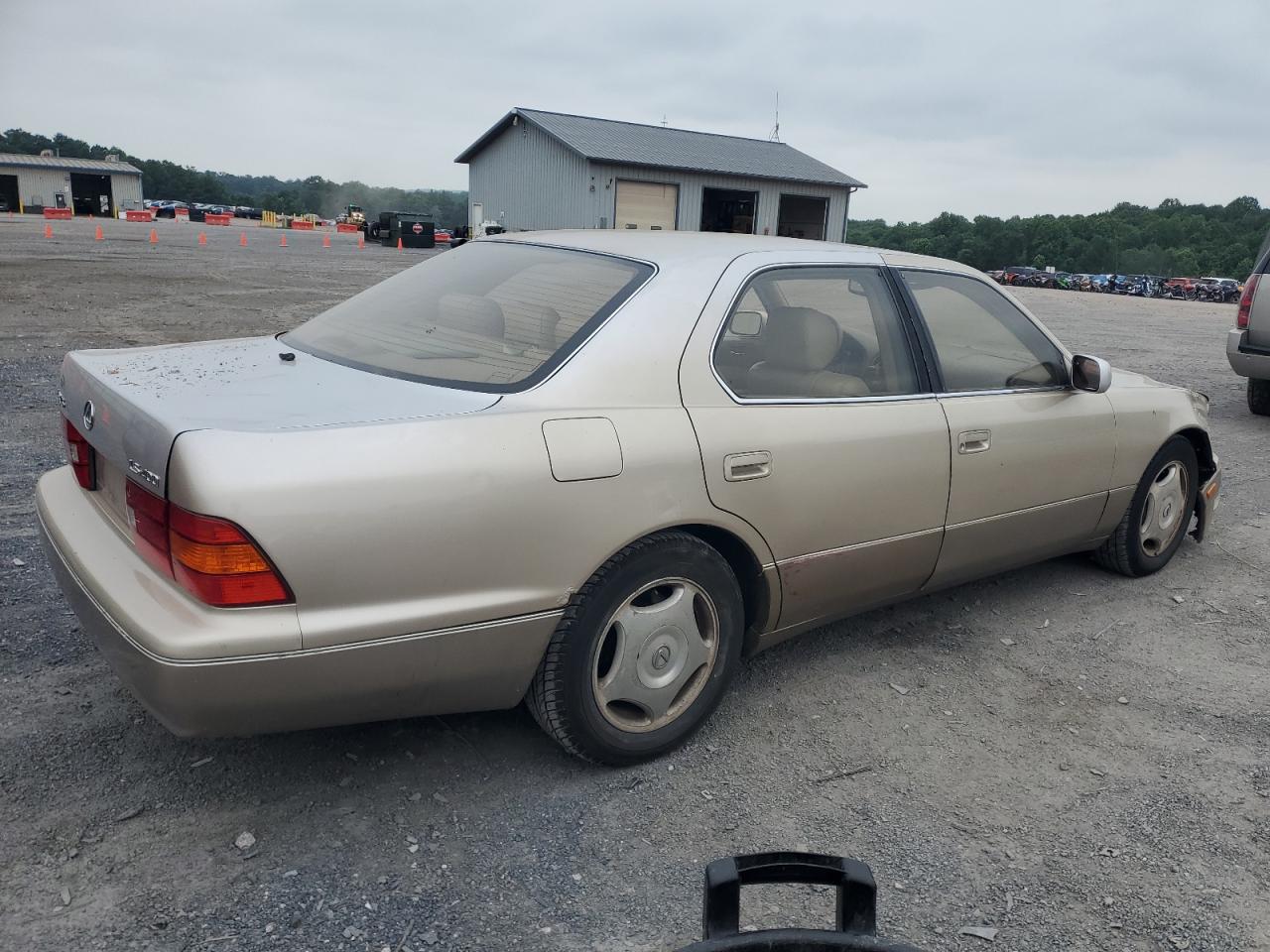 1998 Lexus Ls 400 VIN: JT8BH28FXW0120563 Lot: 62272095
