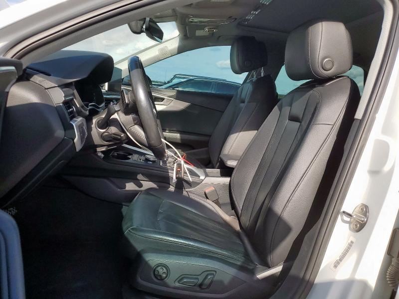 AUDI A4 2018 Белы