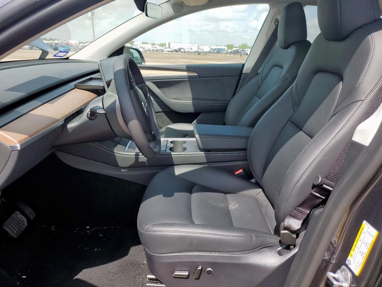 2025 Tesla Model Y VIN: 7SAYGDED7SA353759 Lot: 61378935