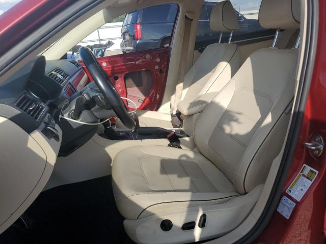  VOLKSWAGEN PASSAT 2018 Czerwony
