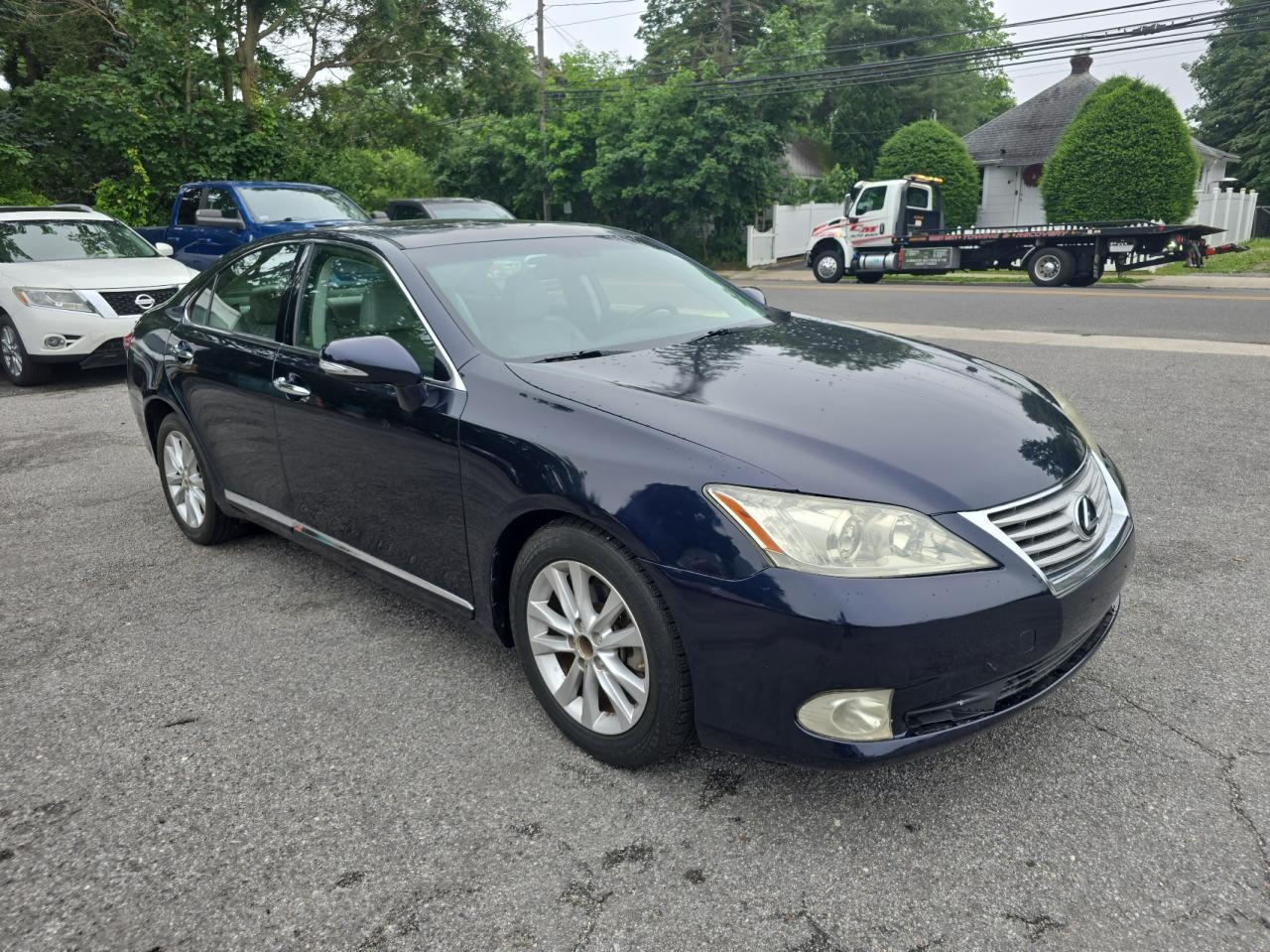 2010 Lexus Es 350 for Sale in Brookhaven, NY - Minor Dent/Scratches