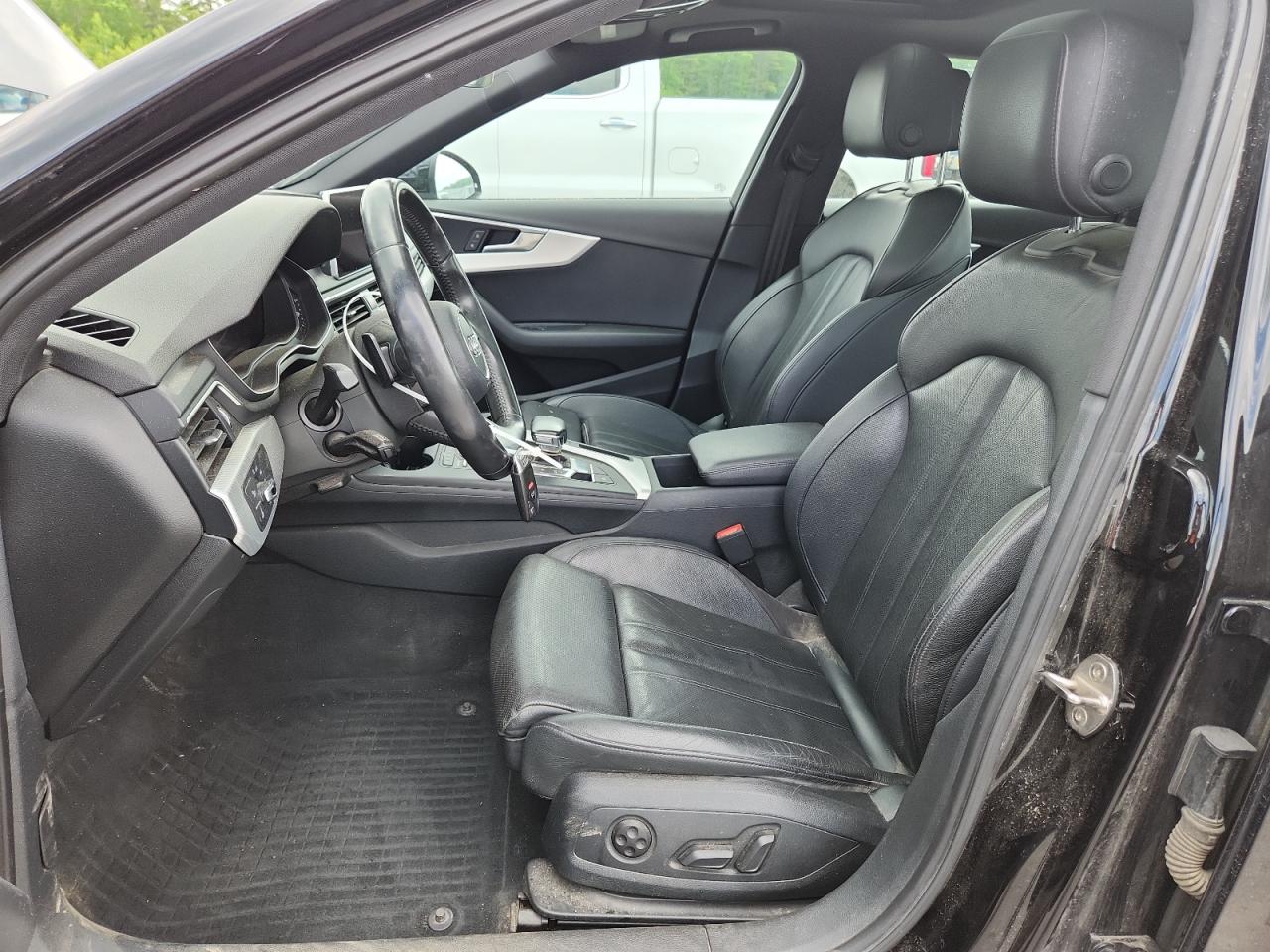 2017 Audi A4 Premium Plus VIN: WAUENAF4XHN005211 Lot: 60339715