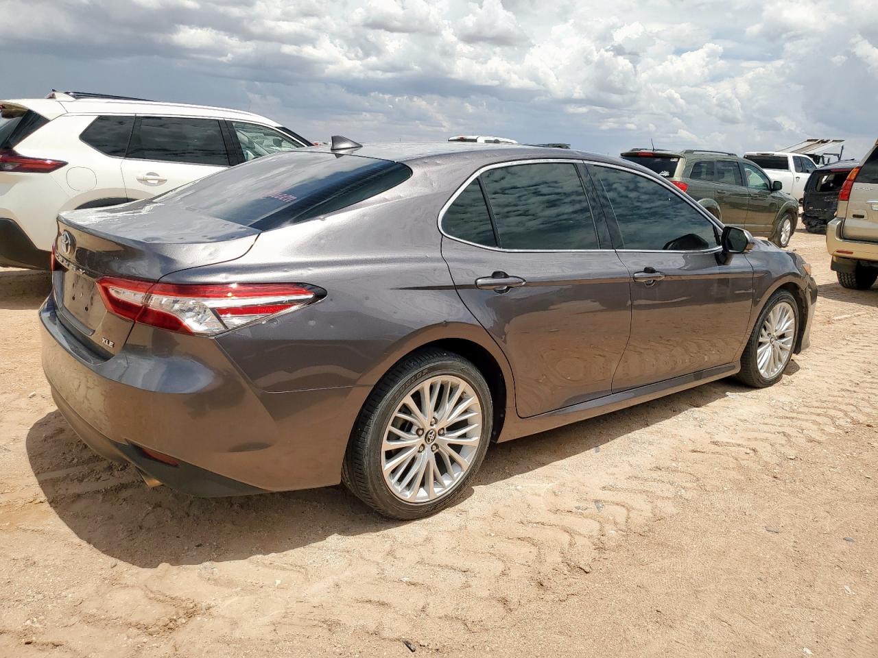 2019 Toyota Camry L VIN: 4T1B11HK6KU189777 Lot: 62606765