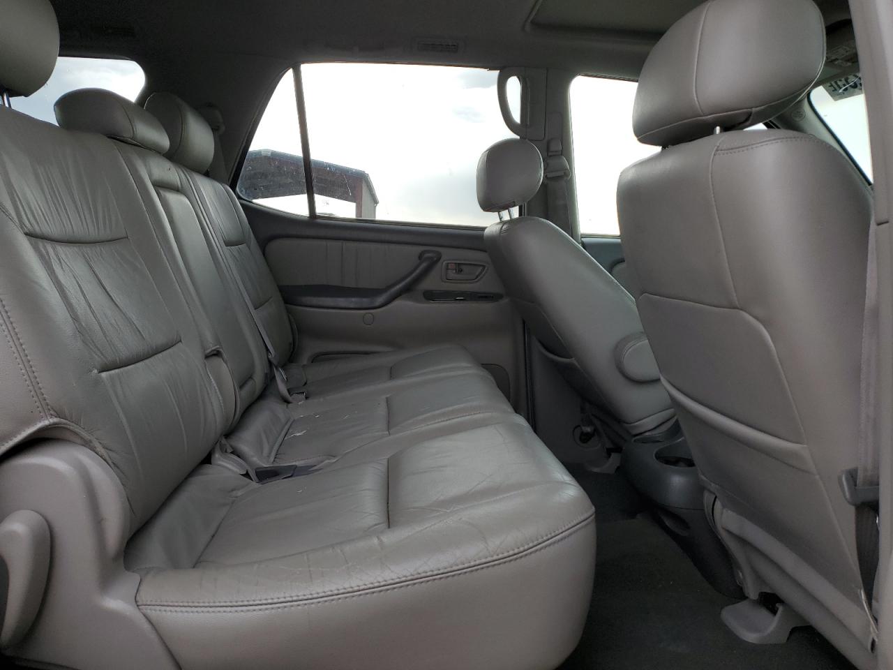 2001 Toyota Sequoia Limited VIN: 5TDZT38A01S027520 Lot: 60707235