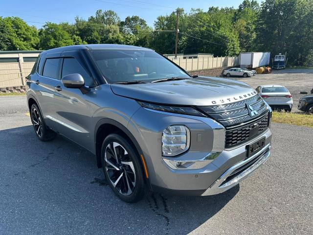  MITSUBISHI OUTLANDER 2022 Srebrny