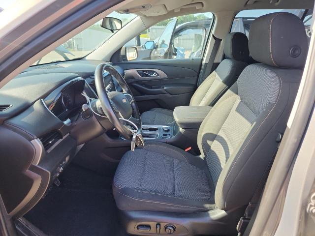  CHEVROLET TRAVERSE 2018 Серый