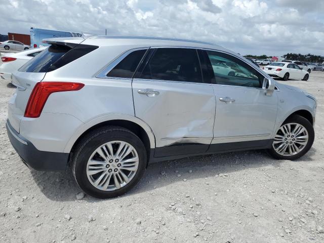  CADILLAC XT5 2018 Srebrny