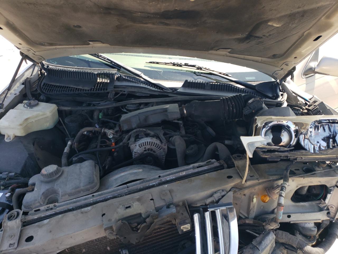 2000 Lincoln Town Car Signature VIN: 1LNHM82W6YY772003 Lot: 61657215