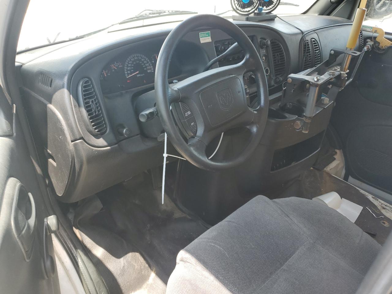 2002 Dodge Ram Van B3500 VIN: 2B7LB31Z62K117167 Lot: 62618165