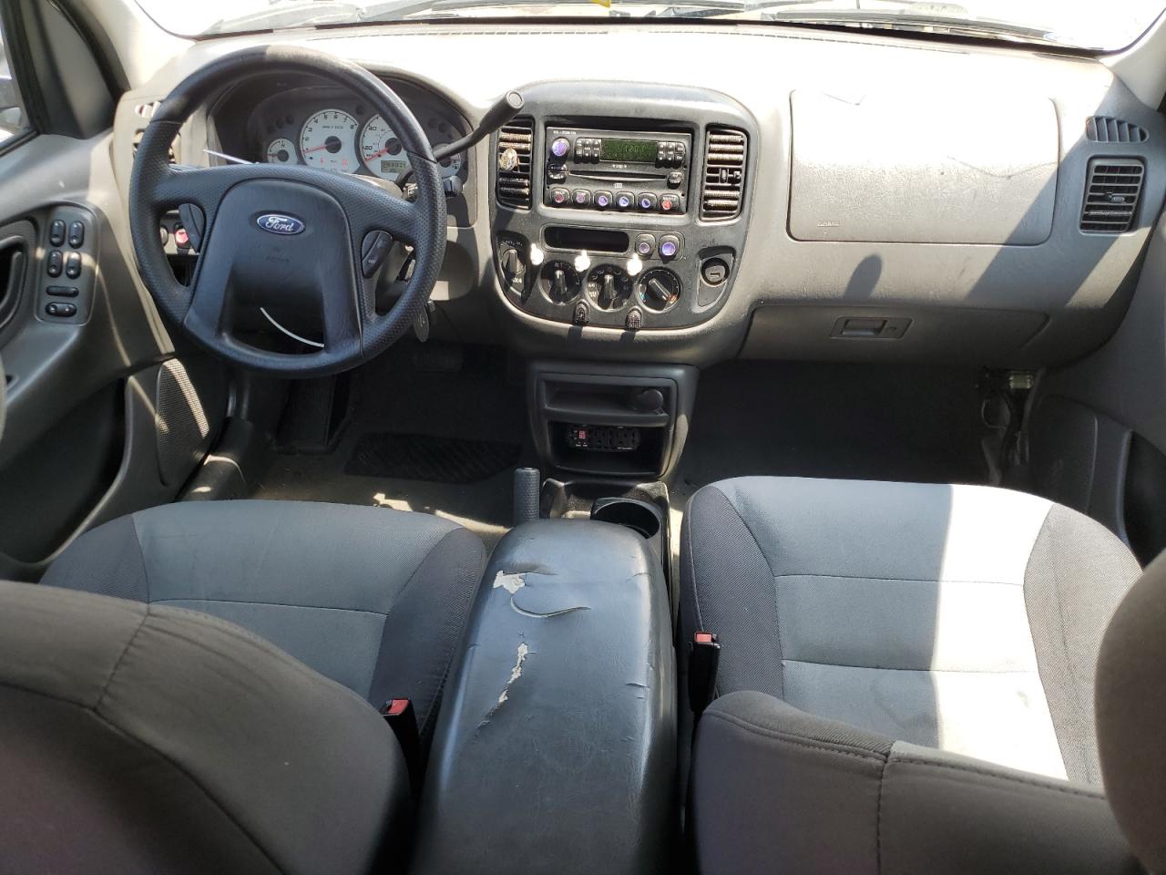 2004 Ford Escape Xls VIN: 1FMCU92114DA15564 Lot: 59358015
