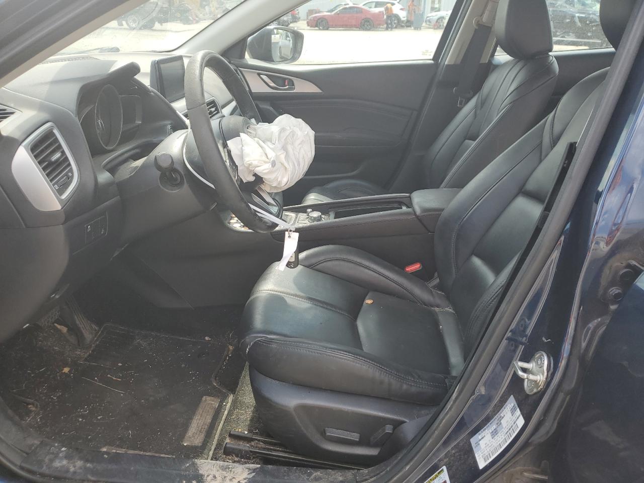 2018 Mazda 3 Touring VIN: 3MZBN1V38JM213132 Lot: 62499565