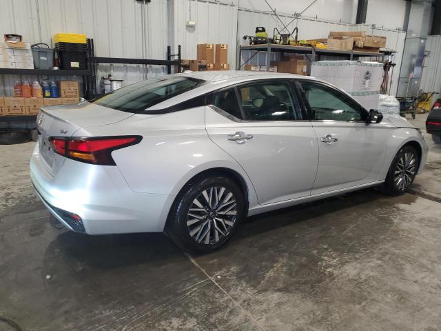  NISSAN ALTIMA 2024 Srebrny
